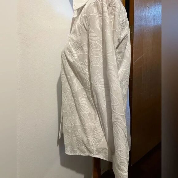 EUC Talbots Adjustable Long-sleeve Button Down Textured Shirt Size Small #111 - Picture 3 of 8